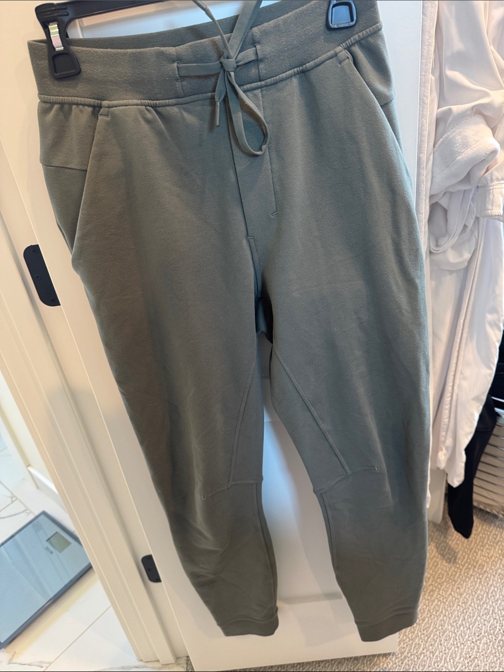 Lululemon men’s Olive Green Jogger Pants